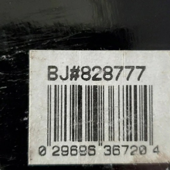 NWT in Box Bill Blass Wool Muffler Scarf - Picture 4 of 4